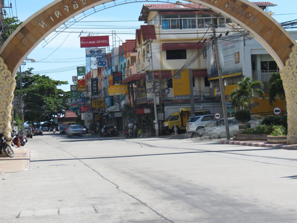 Jomtien Plaza Suite Apartments Room photo