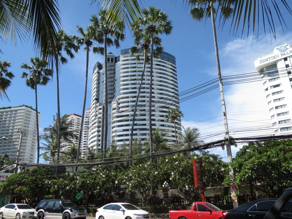 Jomtien Plaza Suite Apartments Room photo